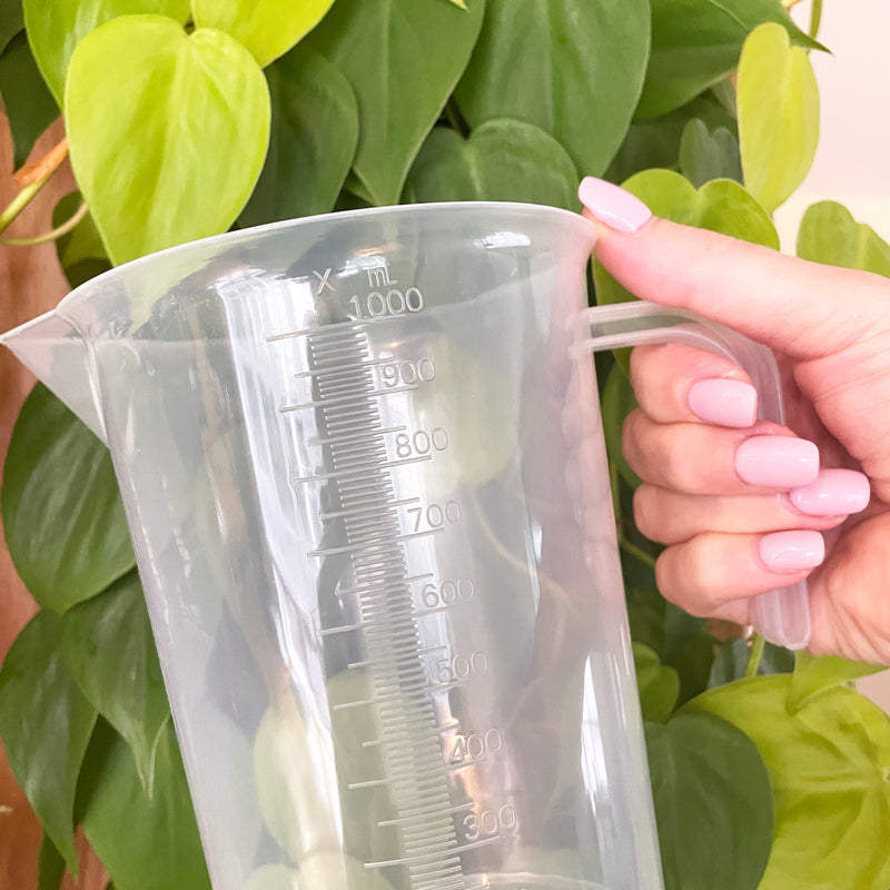 egmont-1-litre-watering-jug-measurements-hand